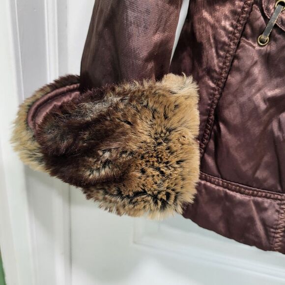 Metallic and Faux Fur Jacket Size Medium - Picture 5 of 7